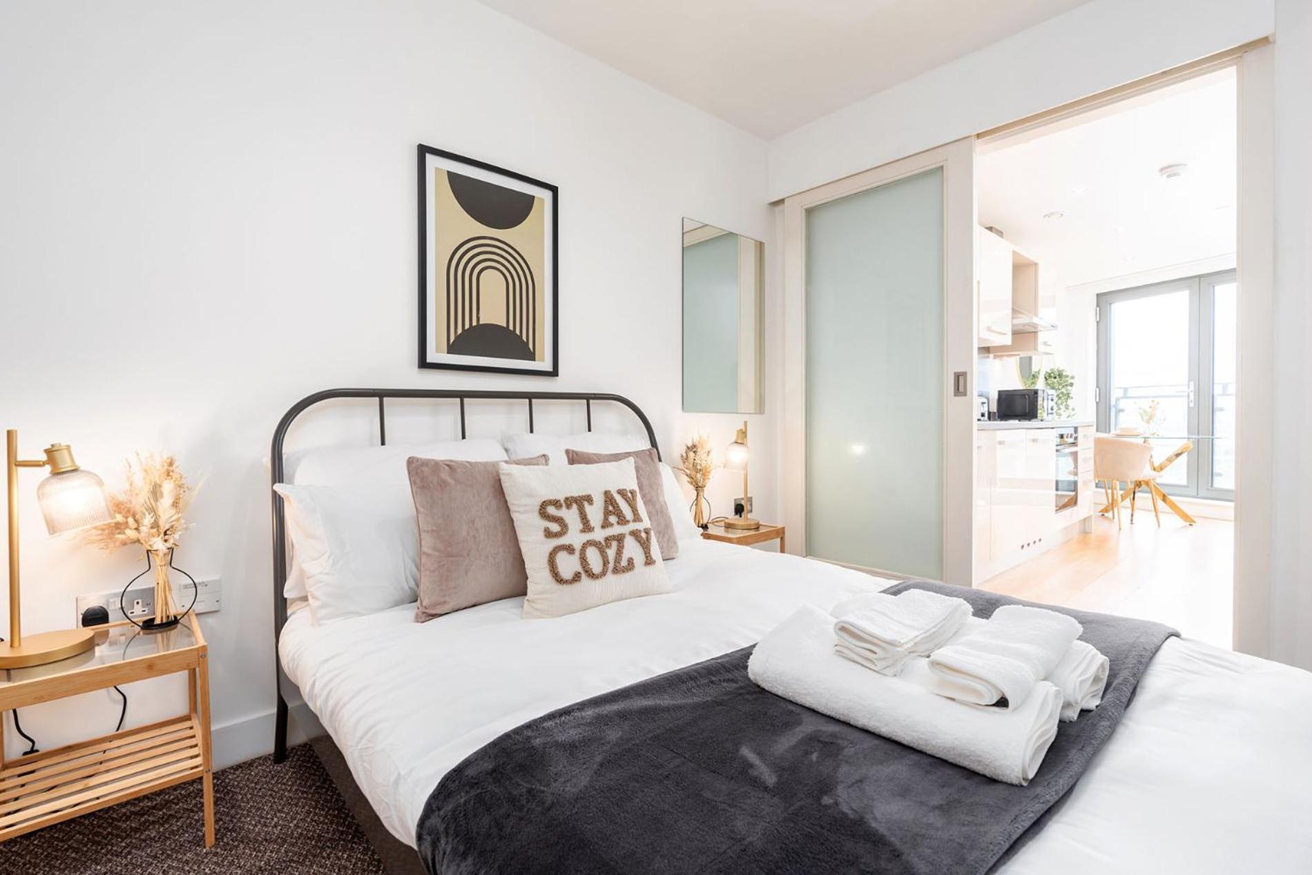 Exclusive Apartment - City Centre - Free Parking -Wifi Netflix- Juliet Balcony Лидс Экстерьер фото